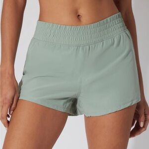 90 Degree by Reflex // LIGHTSTREME RUN FREE RUNNING SHORT